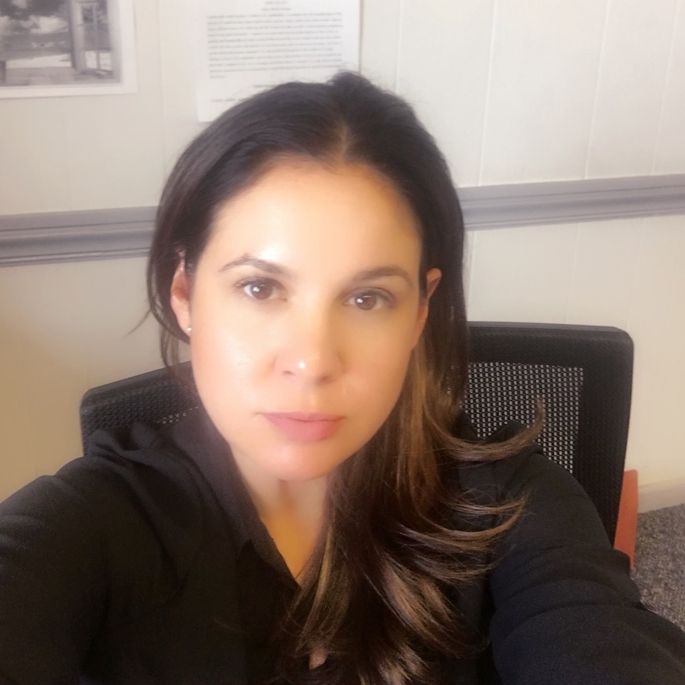 Meet your Posher, Emeshe